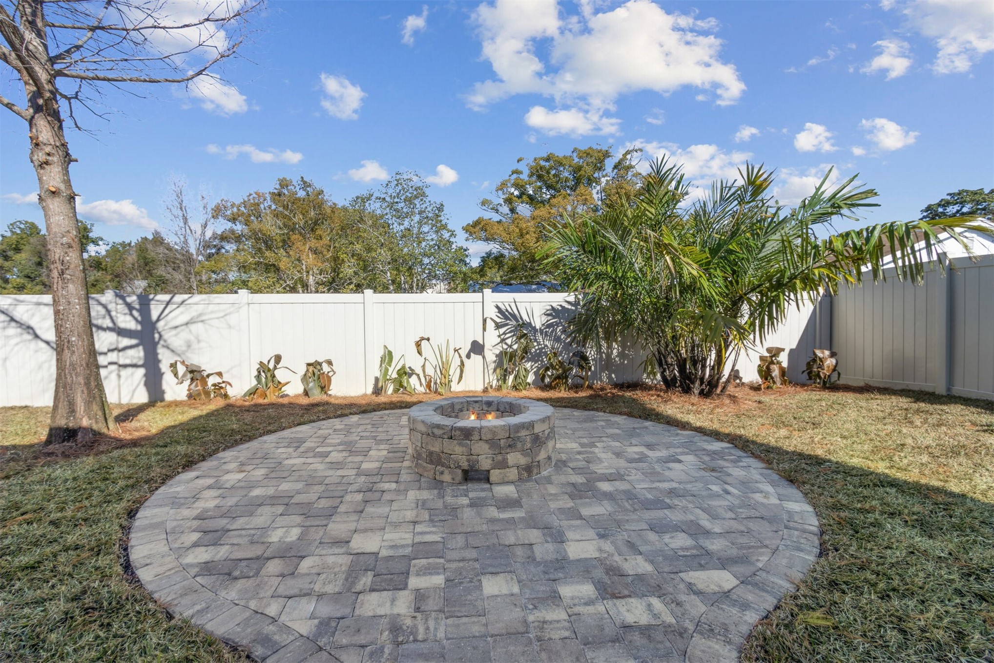 461 Sargasso Street Fernandina Beach, FL 32034 - Photo 2 of 40 a view of a backyard of the house