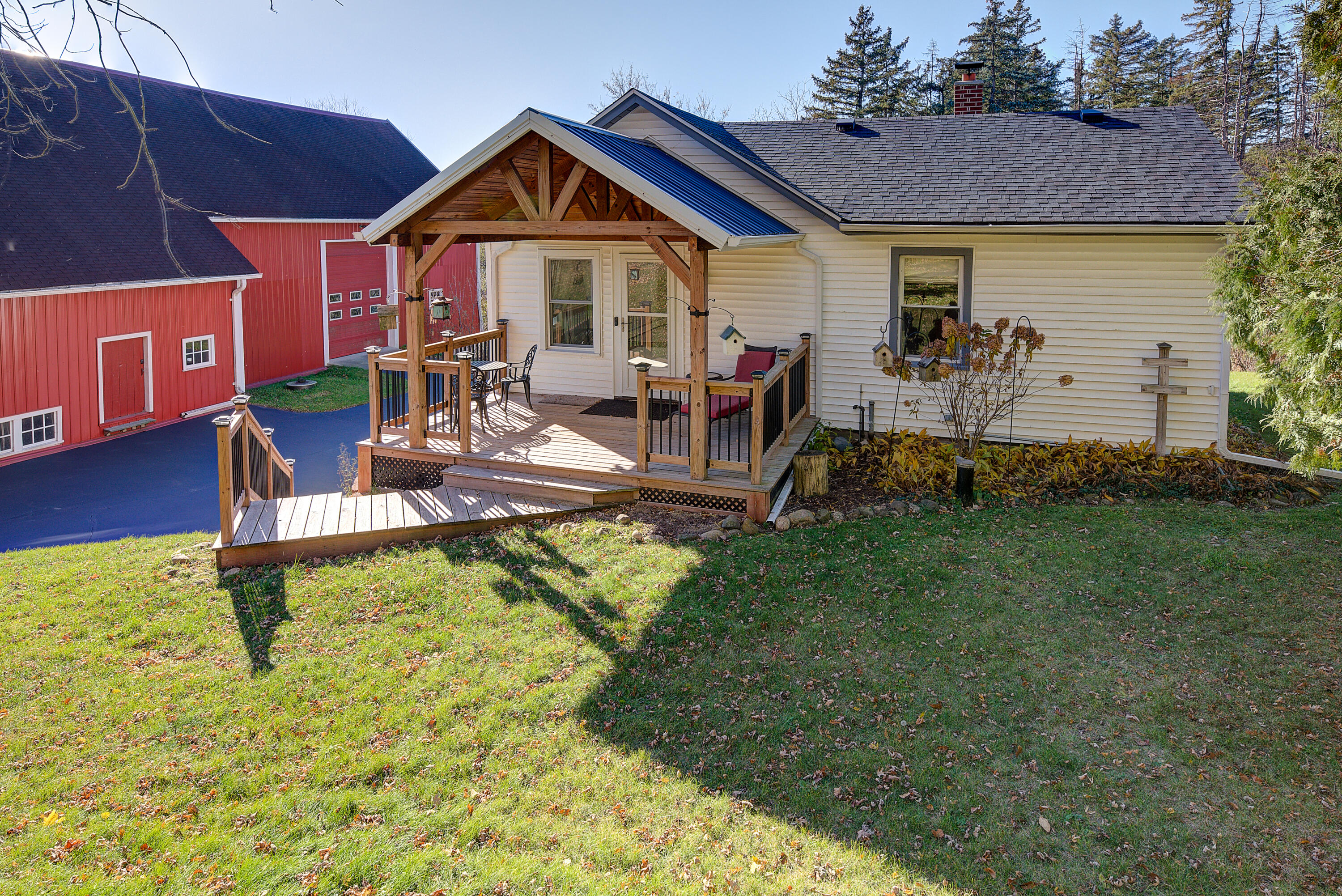 18 Highway 18 Delafield, WI 53018 - Photo 65 of 111 Cottage Pic 3
