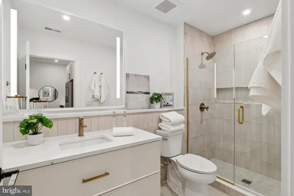 $2,200 | 20-30 West Allens Lane, Unit 411, Philadelphia, PA 19119