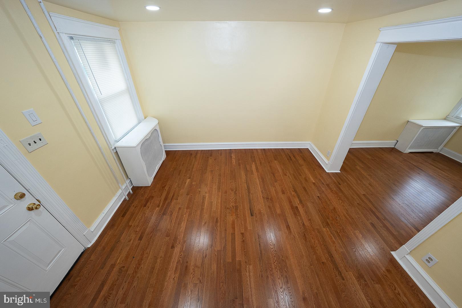 575 Timberlake Road Upper Darby, PA 19082 - Photo 4 of 42