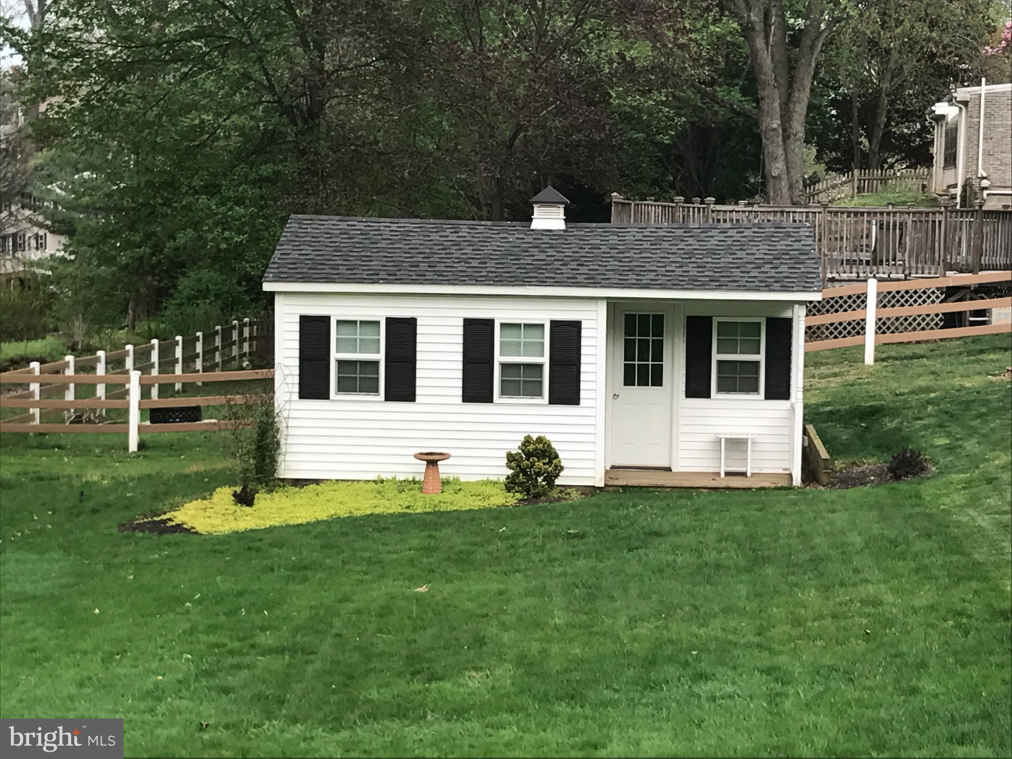 100 Lexington Road York, PA 17402 - Photo 5 of 35