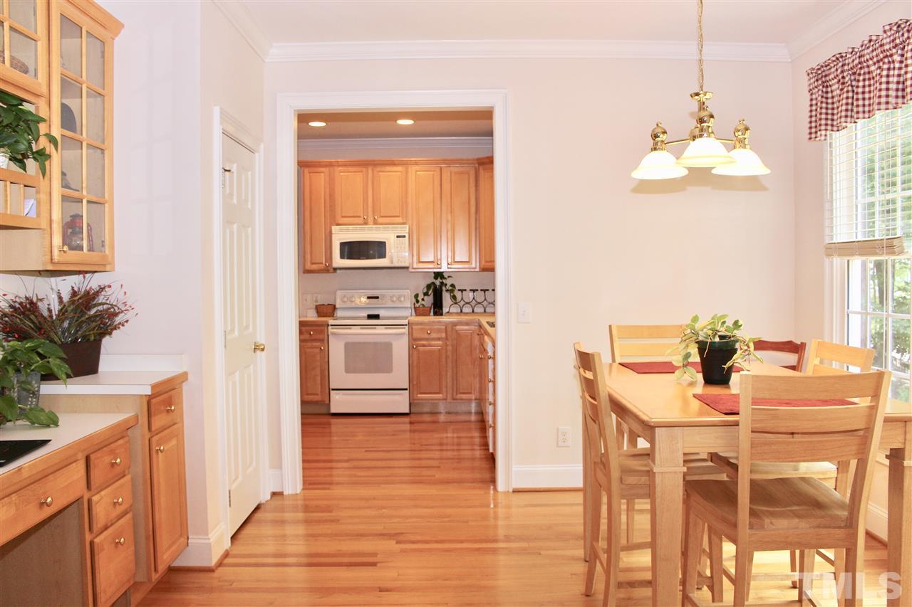 7925 Mayapple Place Raleigh, NC 27613 - Photo 9 of 30