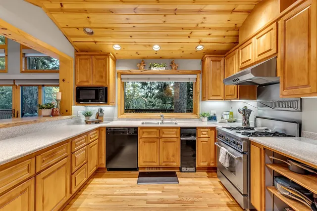 $857,000 | 26620 Pine Avenue, Idyllwild, CA 92549