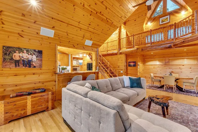 $857,000 | 26620 Pine Avenue, Idyllwild, CA 92549