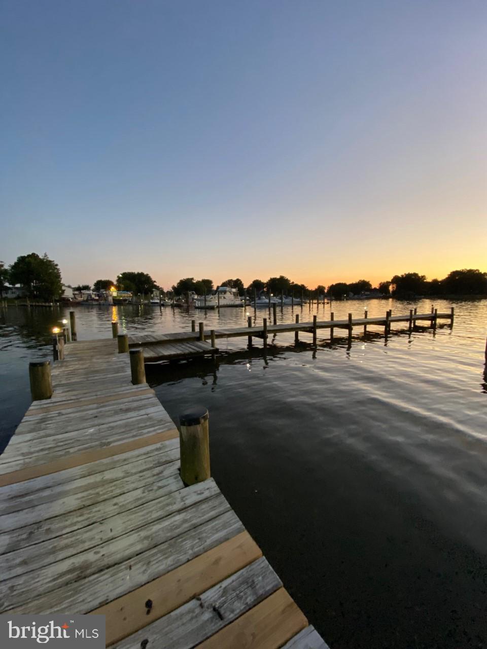 4 Shore Road Sparrows Point, MD 21219 - Photo 24 of 25 community pier