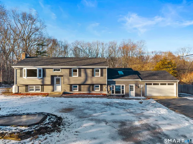 $560,000 | 31 Branch Hill Road, Preston, CT 06365