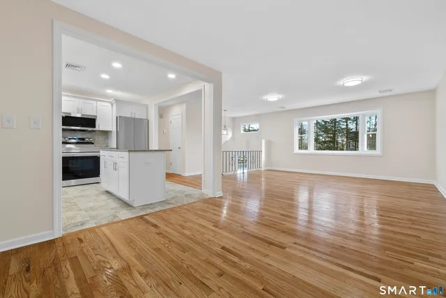 $560,000 | 31 Branch Hill Road, Preston, CT 06365