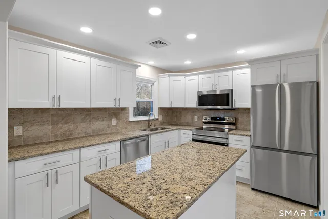 $560,000 | 31 Branch Hill Road, Preston, CT 06365