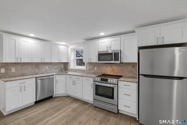 $560,000 | 31 Branch Hill Road, Preston, CT 06365