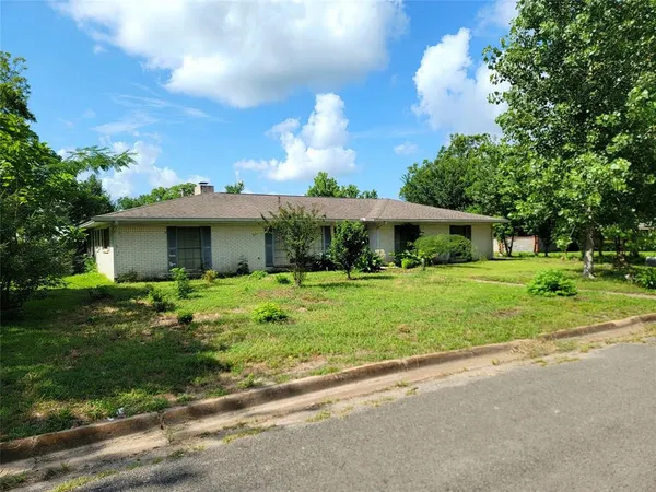 $150,000 | 706 West 4th Street, Clarksville, TX 75426