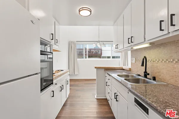 $4,200 | 6000 Canterbury Drive, Unit I217, Culver City, CA 90230