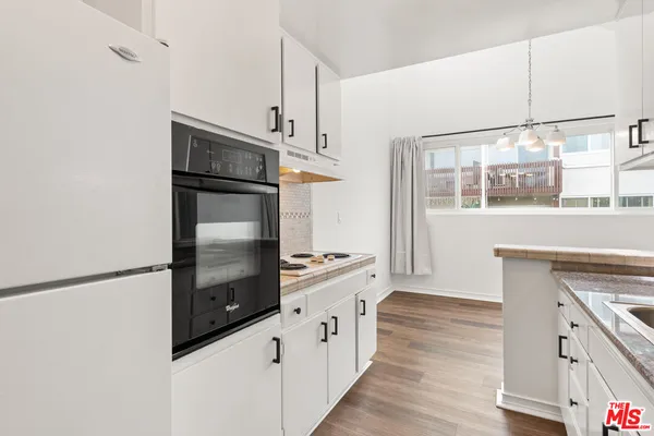 $4,200 | 6000 Canterbury Drive, Unit I217, Culver City, CA 90230