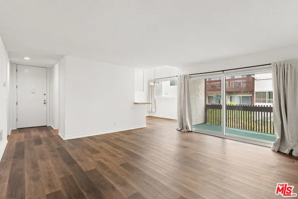 $4,200 | 6000 Canterbury Drive, Unit I217, Culver City, CA 90230