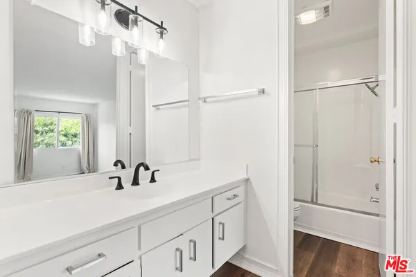 $4,200 | 6000 Canterbury Drive, Unit I217, Culver City, CA 90230