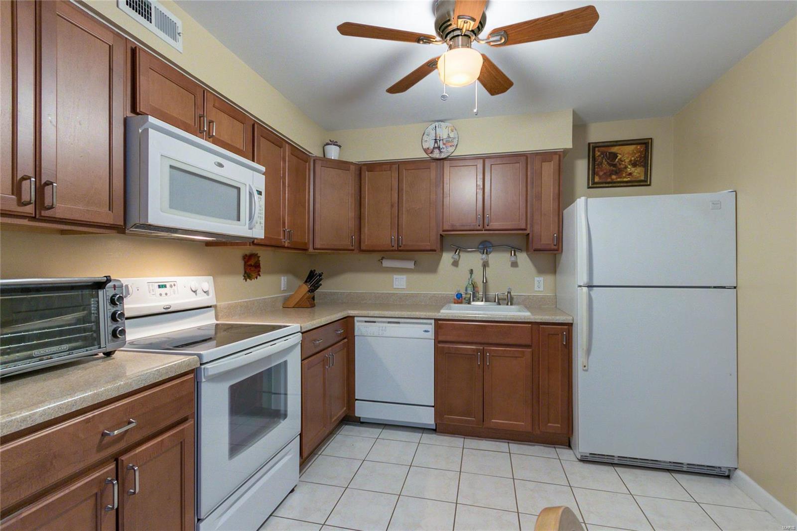12122 Natural Bridge Road, Unit F Bridgeton, MO 63044 - Photo 7 of 29 Gallery Image 7