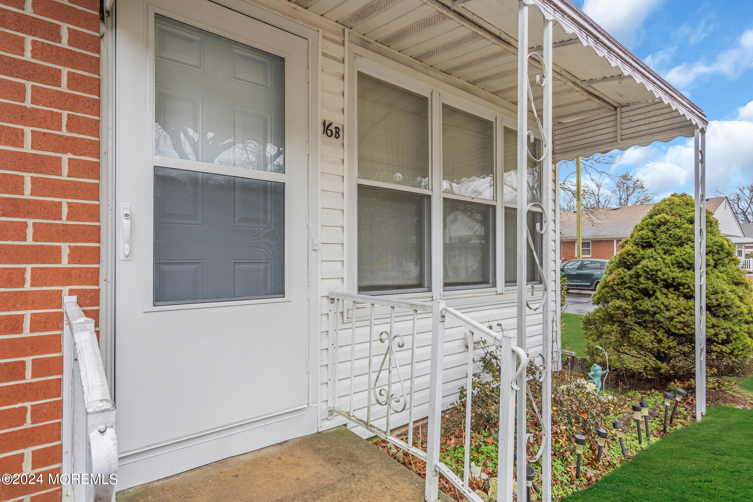 16 Crocus Lane, Unit B Whiting, NJ 08759 - Photo 3 of 23 2