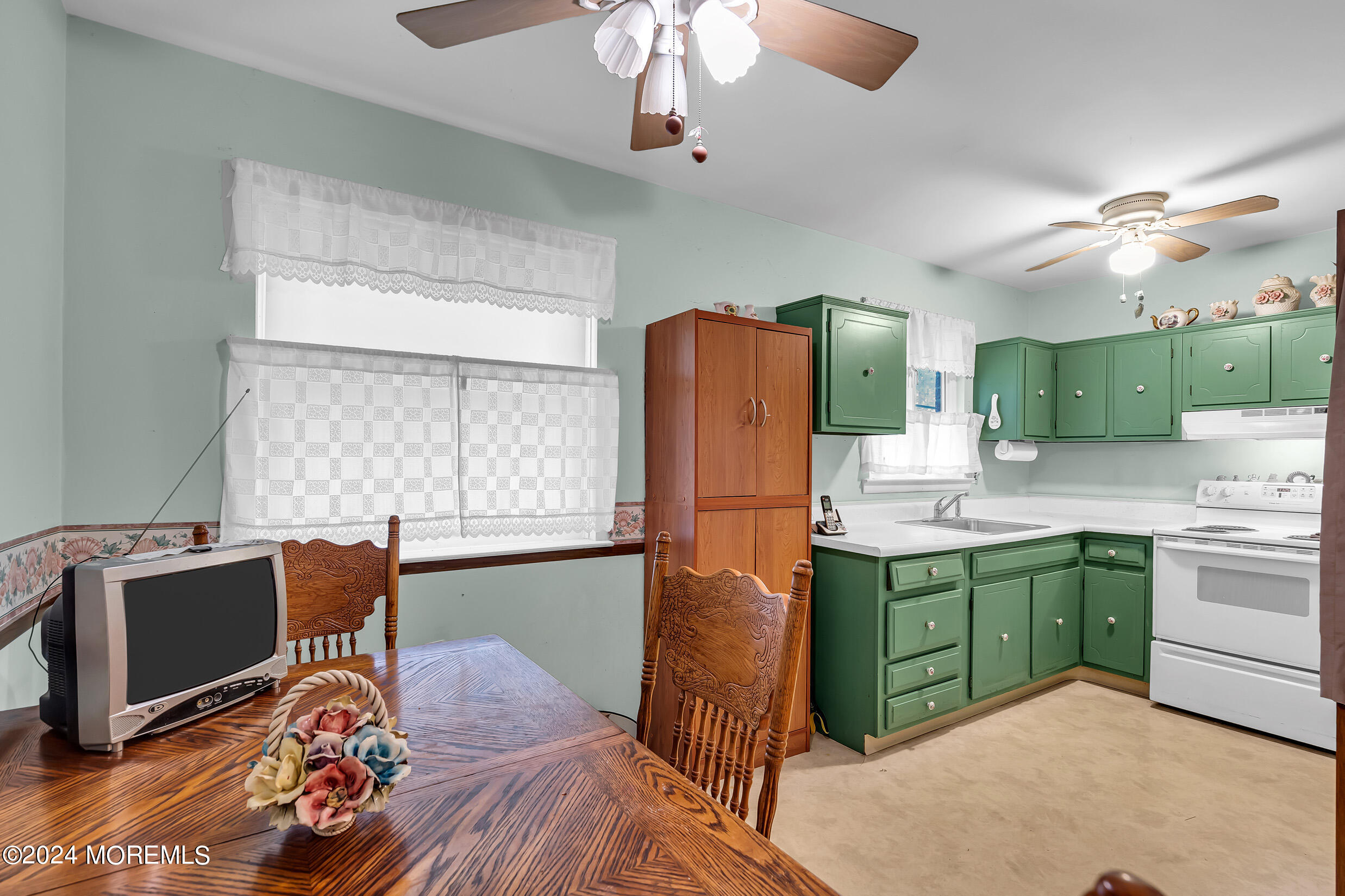 16 Crocus Lane, Unit B Whiting, NJ 08759 - Photo 7 of 23 5 (3)