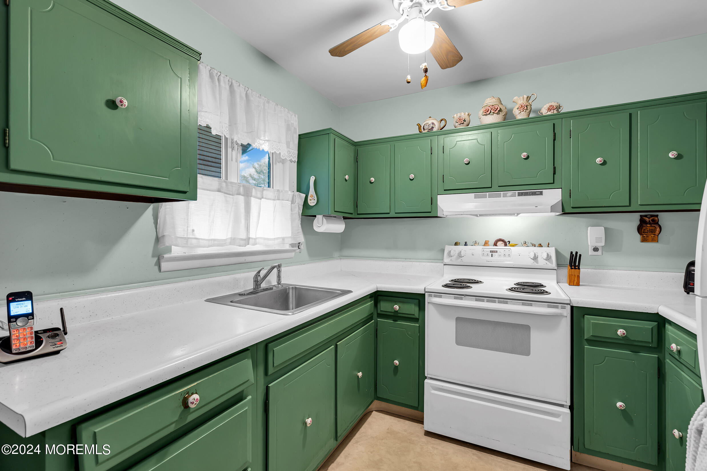 16 Crocus Lane, Unit B Whiting, NJ 08759 - Photo 8 of 23 5 (4)