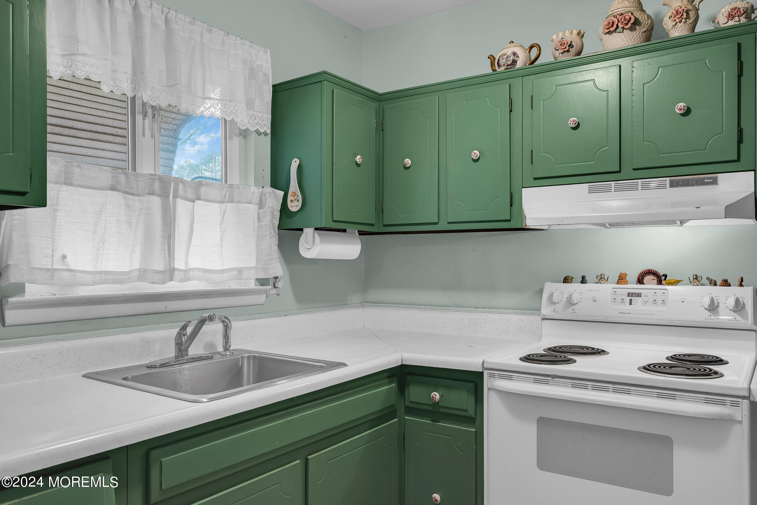 16 Crocus Lane, Unit B Whiting, NJ 08759 - Photo 9 of 23 5 (5)