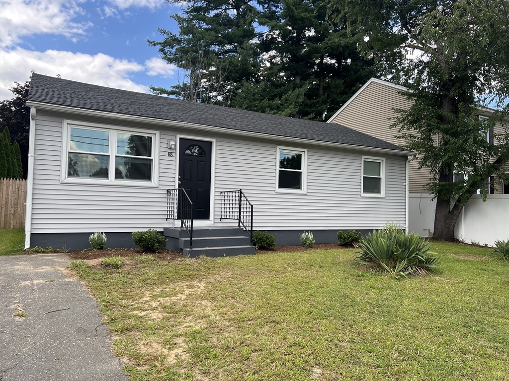 88 Lloyd Avenue Springfield, MA 01119 - Photo 1 of 14 Gallery Image 1