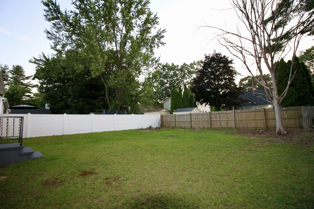 88 Lloyd Avenue Springfield, MA 01119 - Photo 12 of 14 Gallery Image 12
