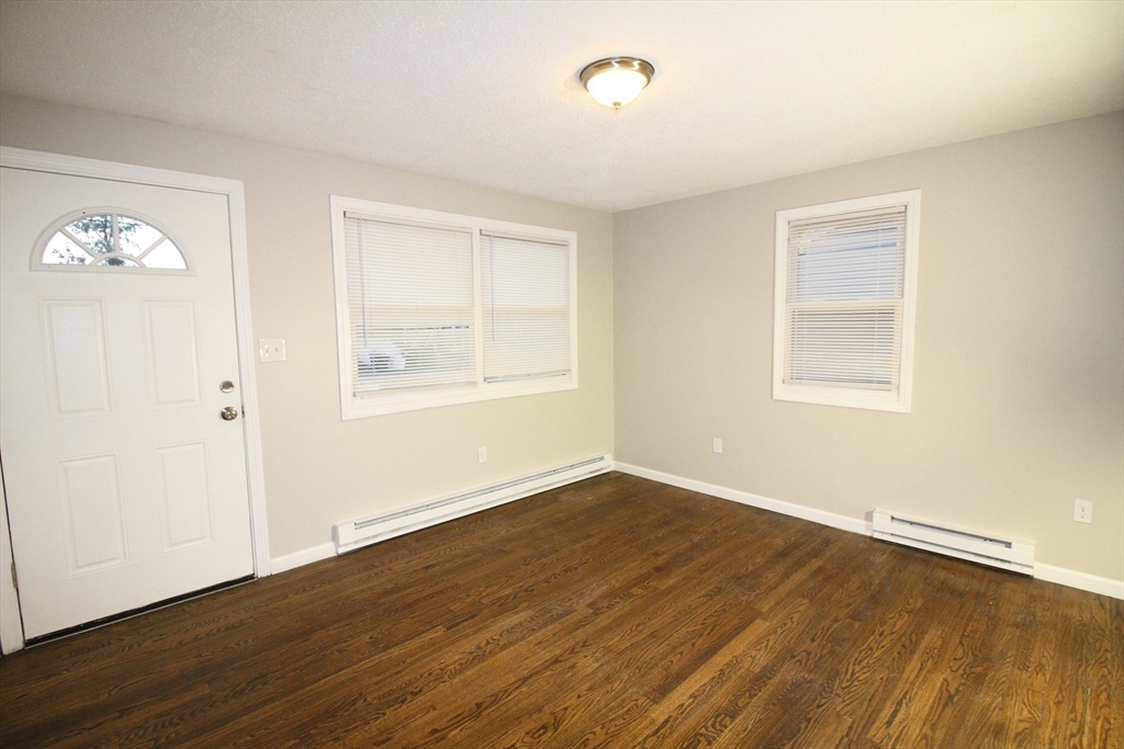 88 Lloyd Avenue Springfield, MA 01119 - Photo 5 of 14 Gallery Image 5