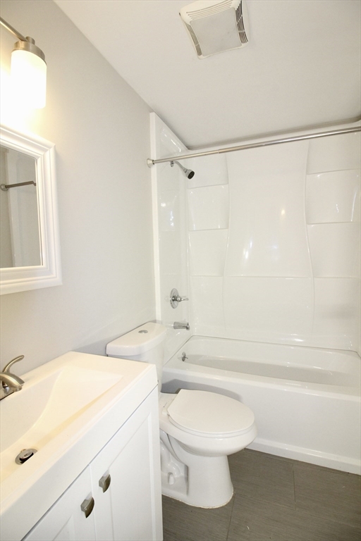 88 Lloyd Avenue Springfield, MA 01119 - Photo 8 of 14 Gallery Image 8