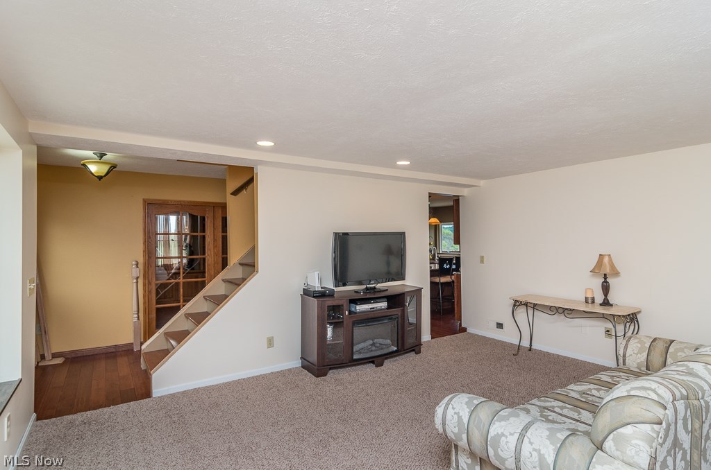 3546 Marks Road Medina, OH 44256 - Photo 3 of 31 Gallery Image 3