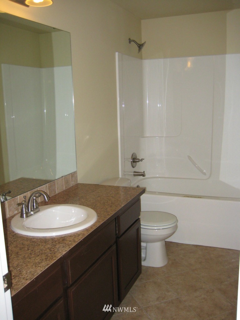 21005 39th Drive Southeast, Unit 5 Bothell, WA 98021 - Photo 9 of 13