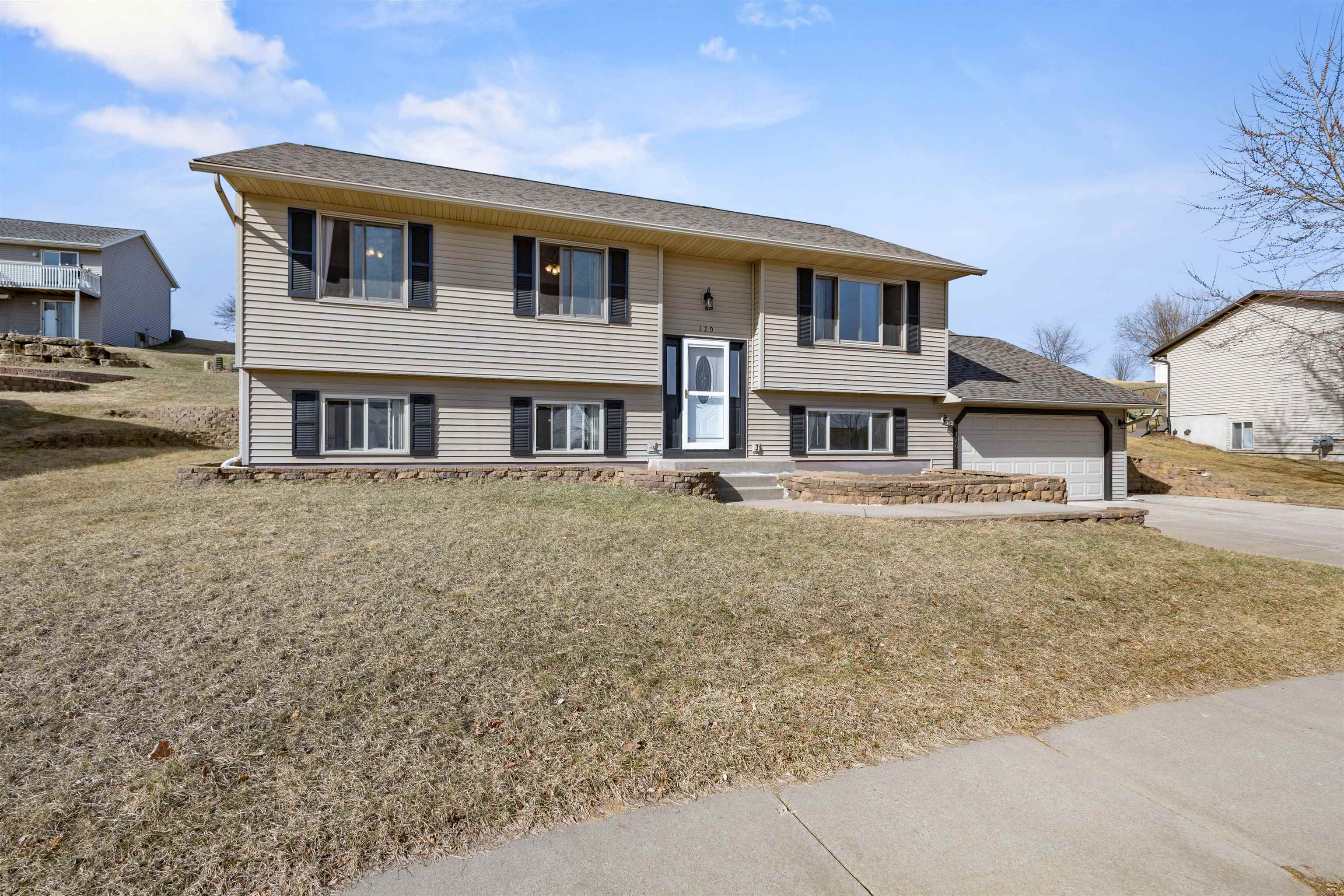 120 Thomas Reedsburg, WI 53959 - Photo 2 of 72