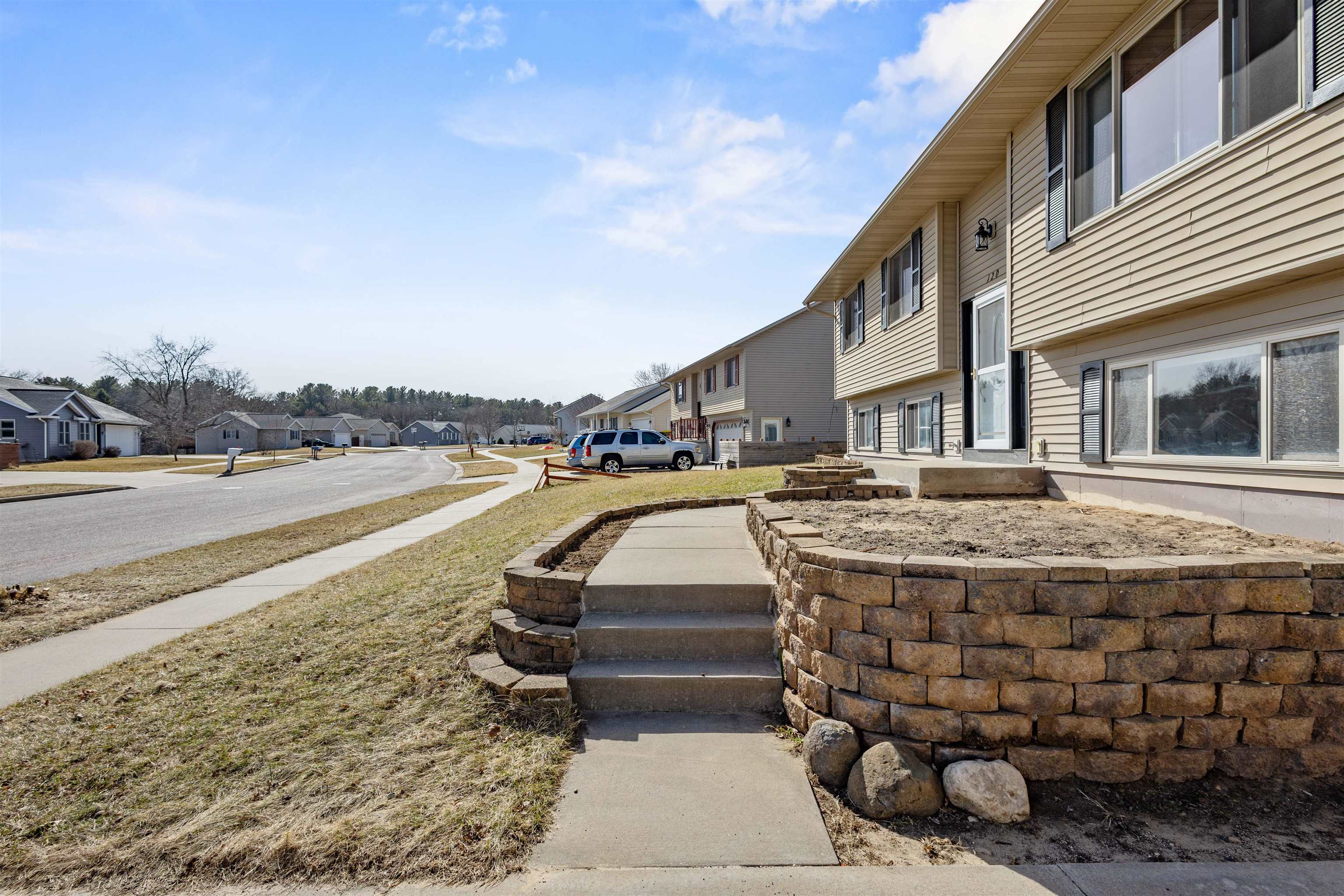 120 Thomas Reedsburg, WI 53959 - Photo 5 of 72