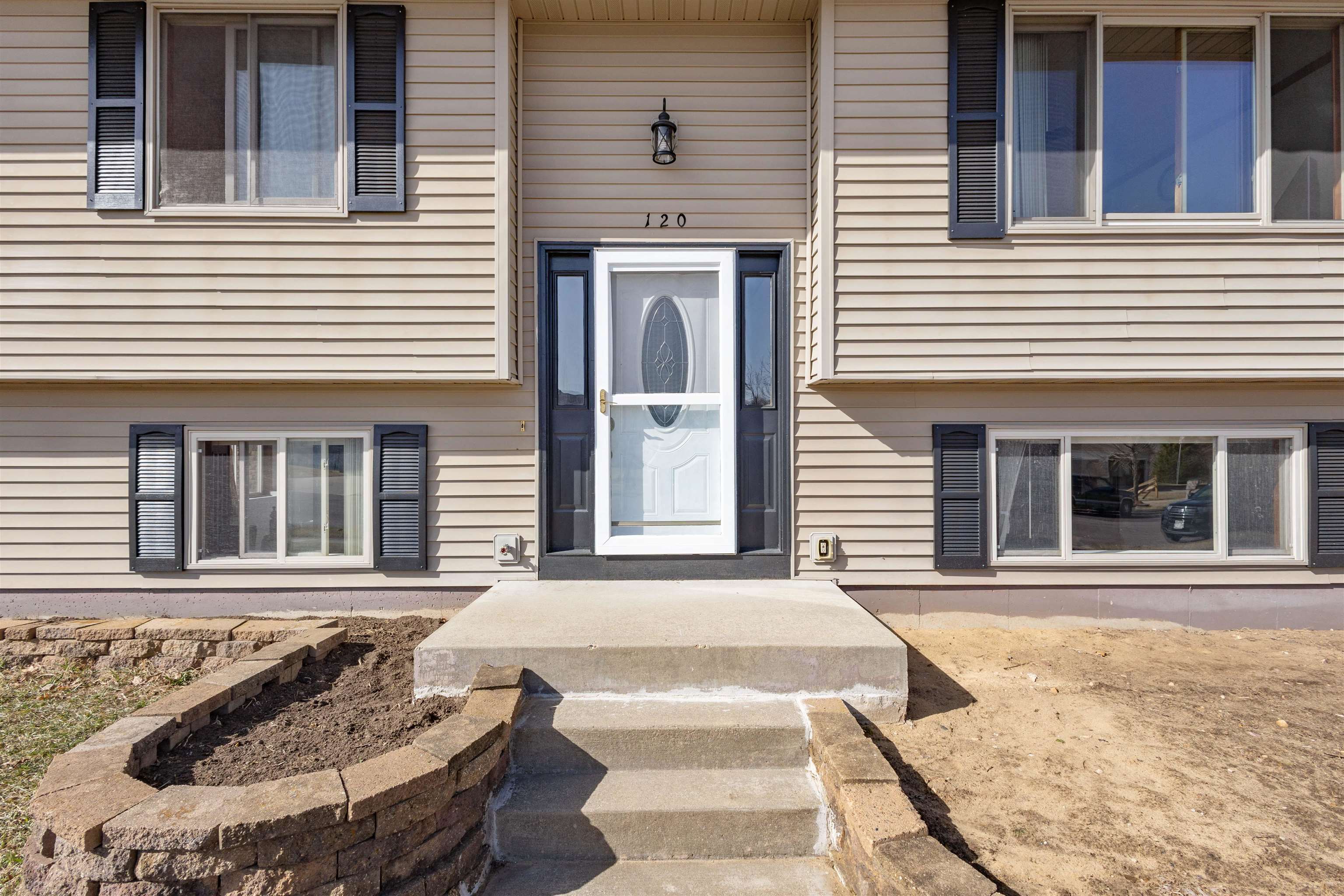 120 Thomas Reedsburg, WI 53959 - Photo 6 of 72