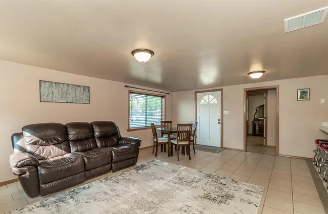 $459,900 | 1498 Escalon Avenue, Clovis, CA 93611