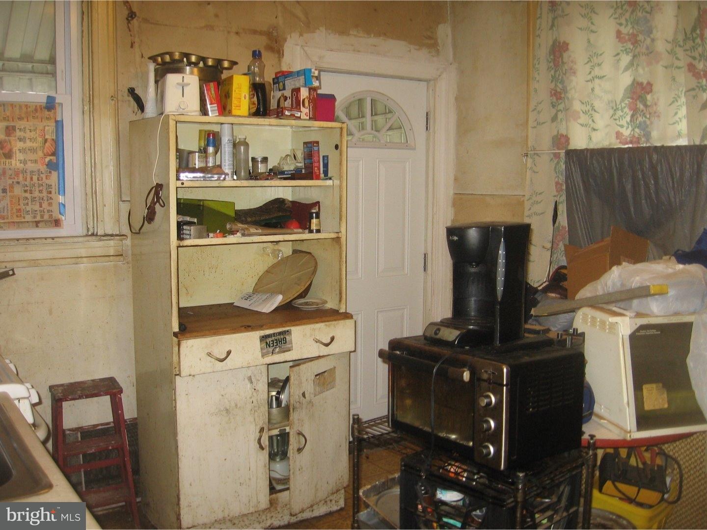 2713 Reed Street Philadelphia, PA 19146 - Photo 6 of 14 Kitchen