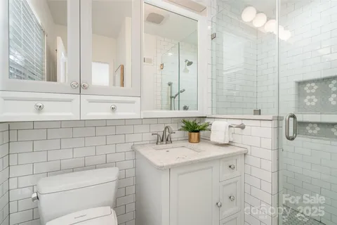 $950,000 | 5411 Doncaster Drive, Charlotte, NC 28211