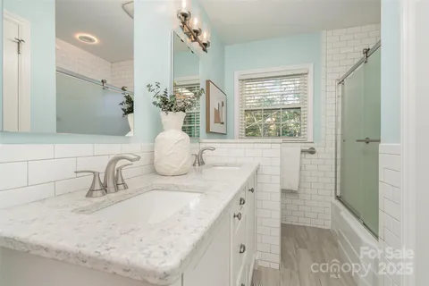 $950,000 | 5411 Doncaster Drive, Charlotte, NC 28211