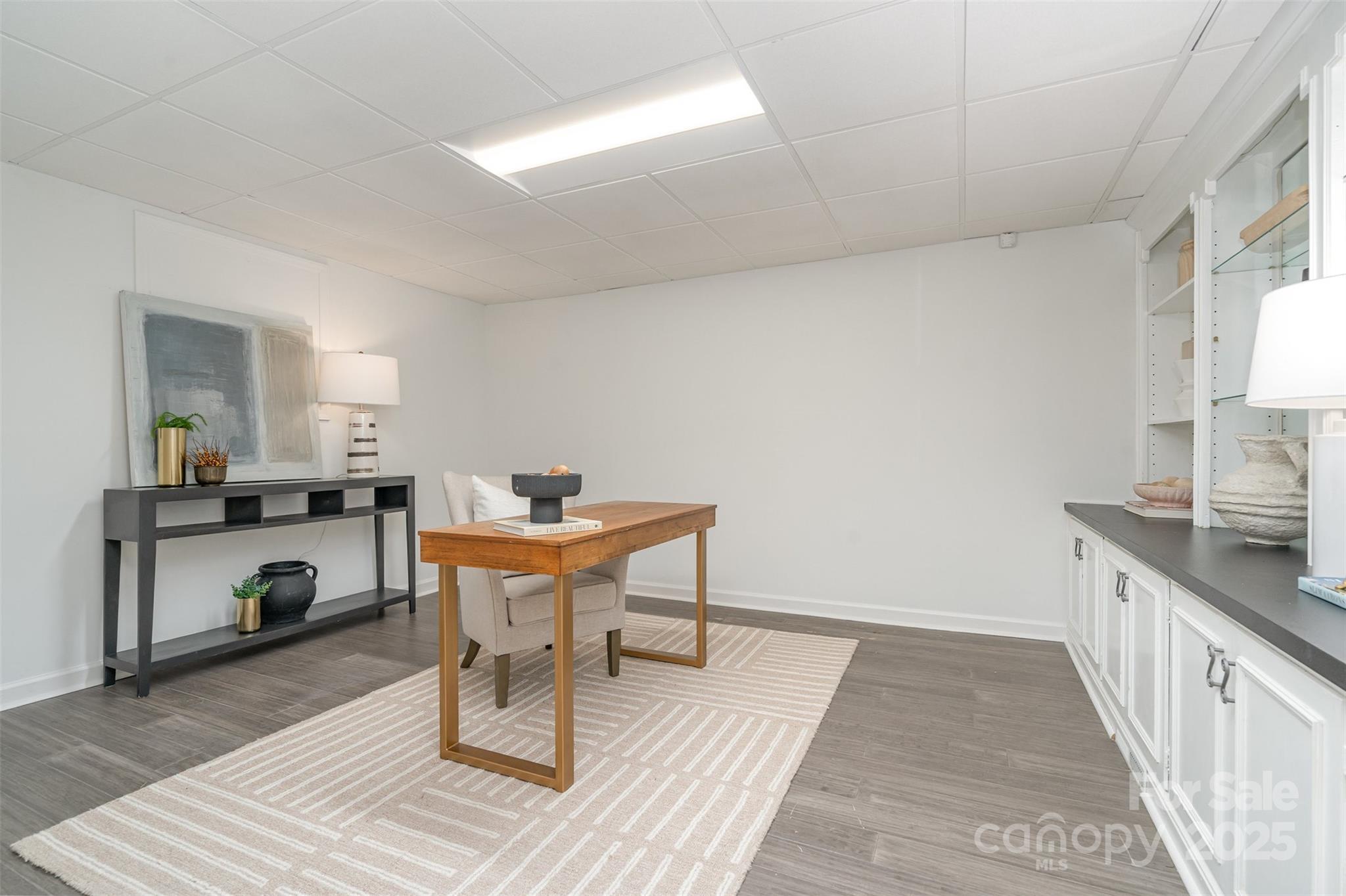 5411 Doncaster Drive Charlotte, NC 28211 - Photo 25 of 40 a workspace with furniture and window