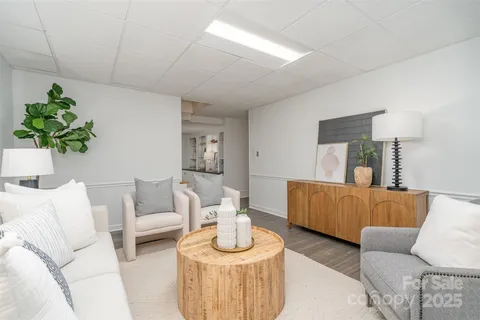 $950,000 | 5411 Doncaster Drive, Charlotte, NC 28211