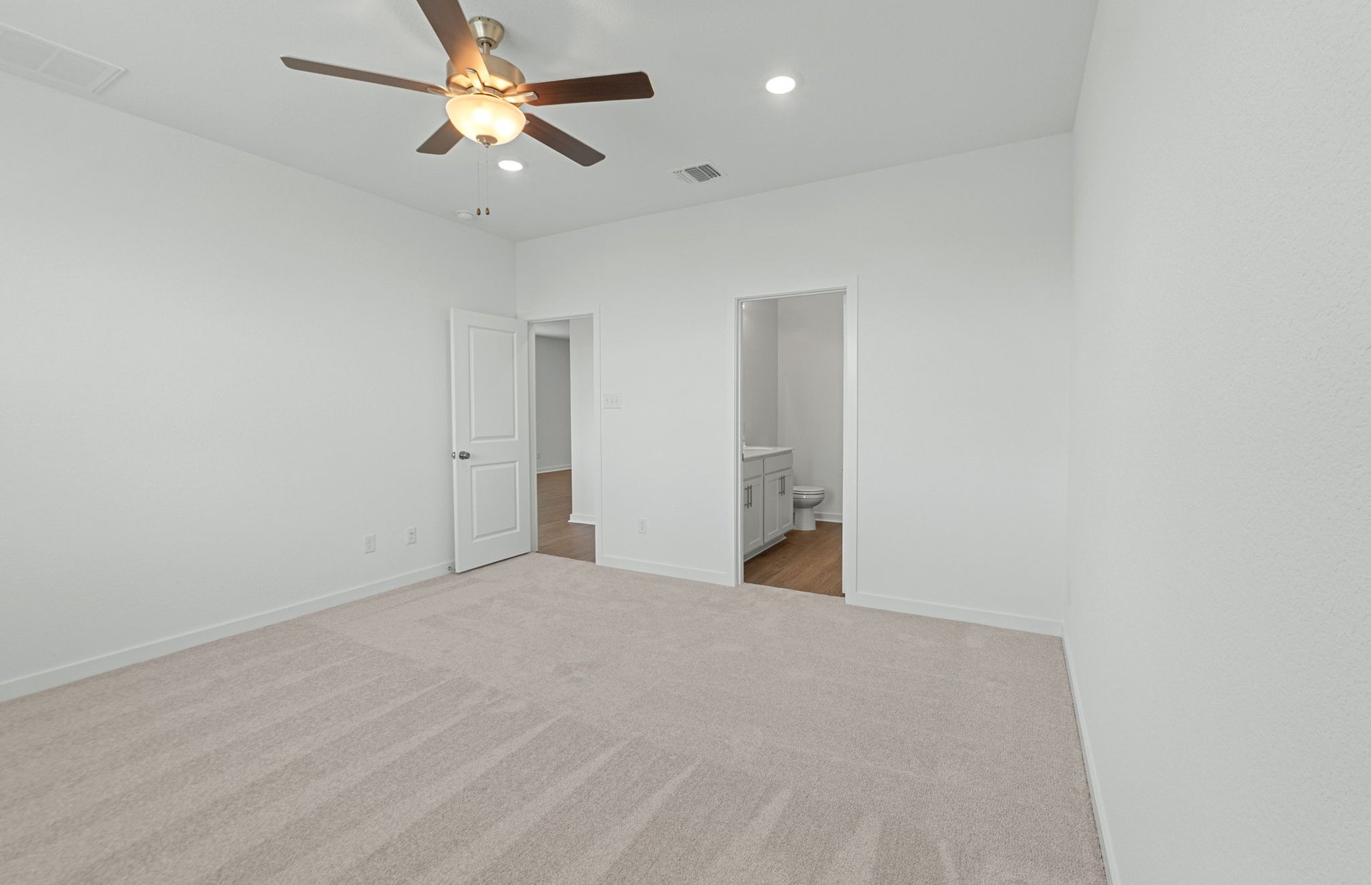 148 Green Berets Bend Jarrell, TX 76537 - Photo 10 of 25
