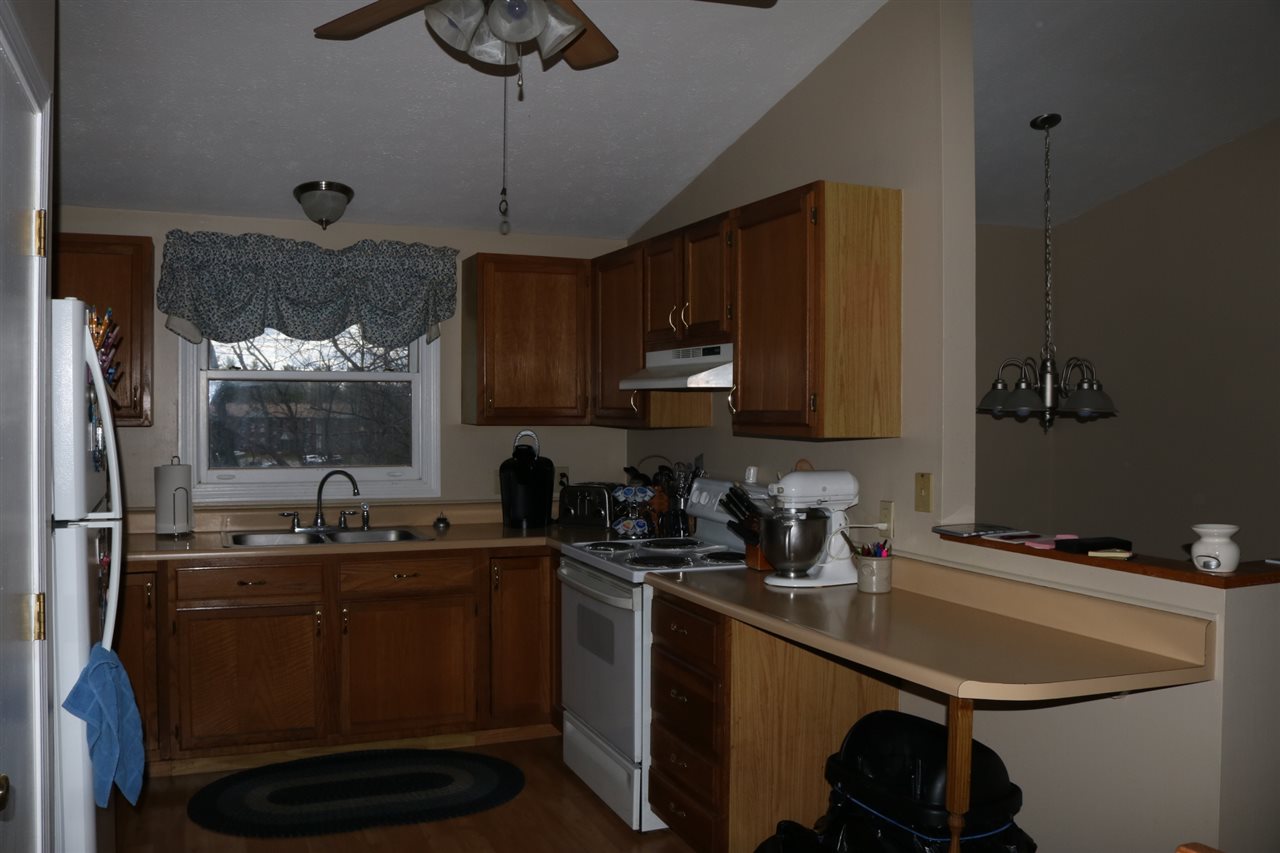 186 Dunbarton Road, Unit 15 Manchester, NH 03102 - Photo 3 of 12