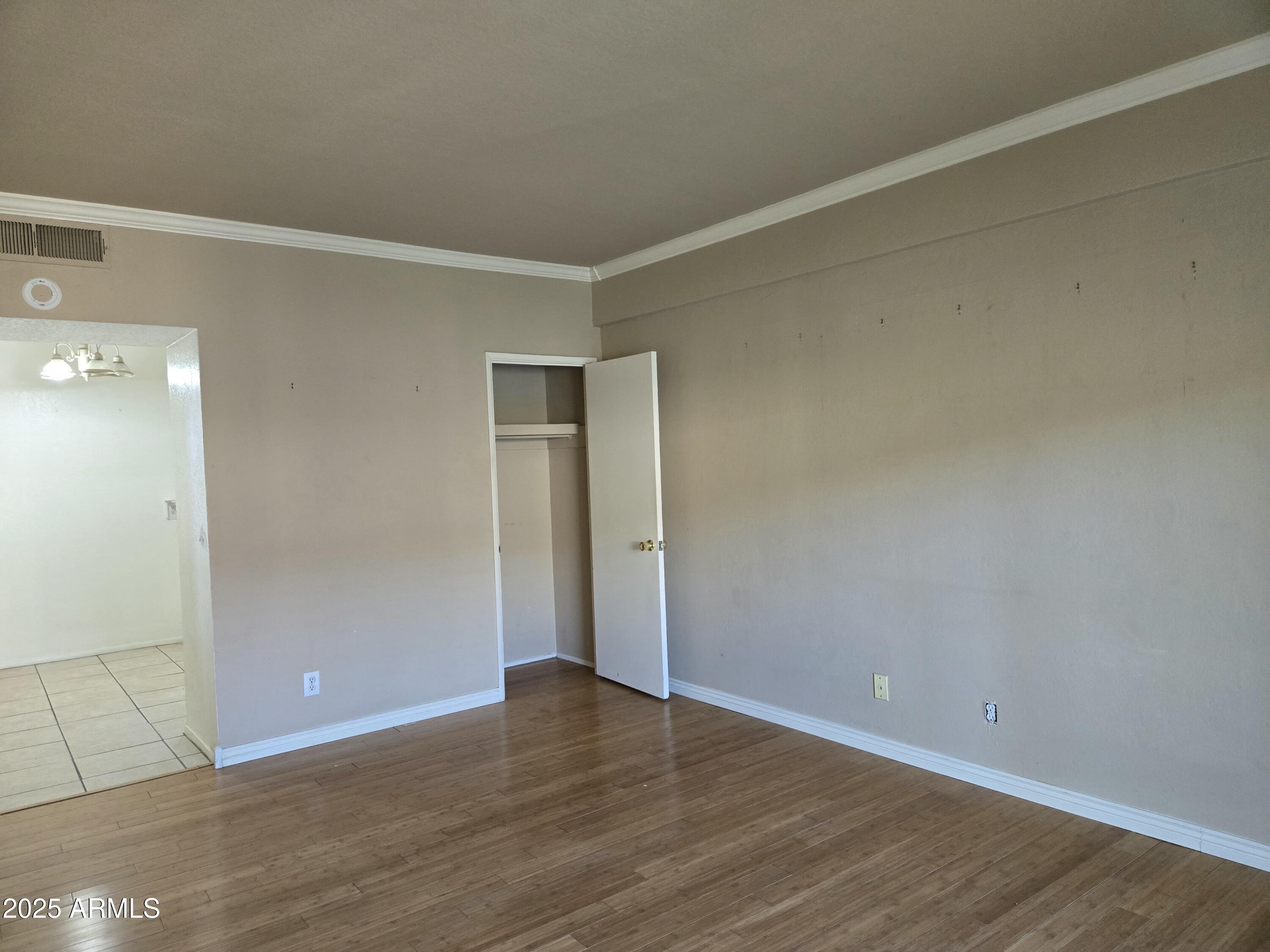 349 East Thomas Road, Unit E402 Phoenix, AZ 85012 - Photo 11 of 26 Living Room