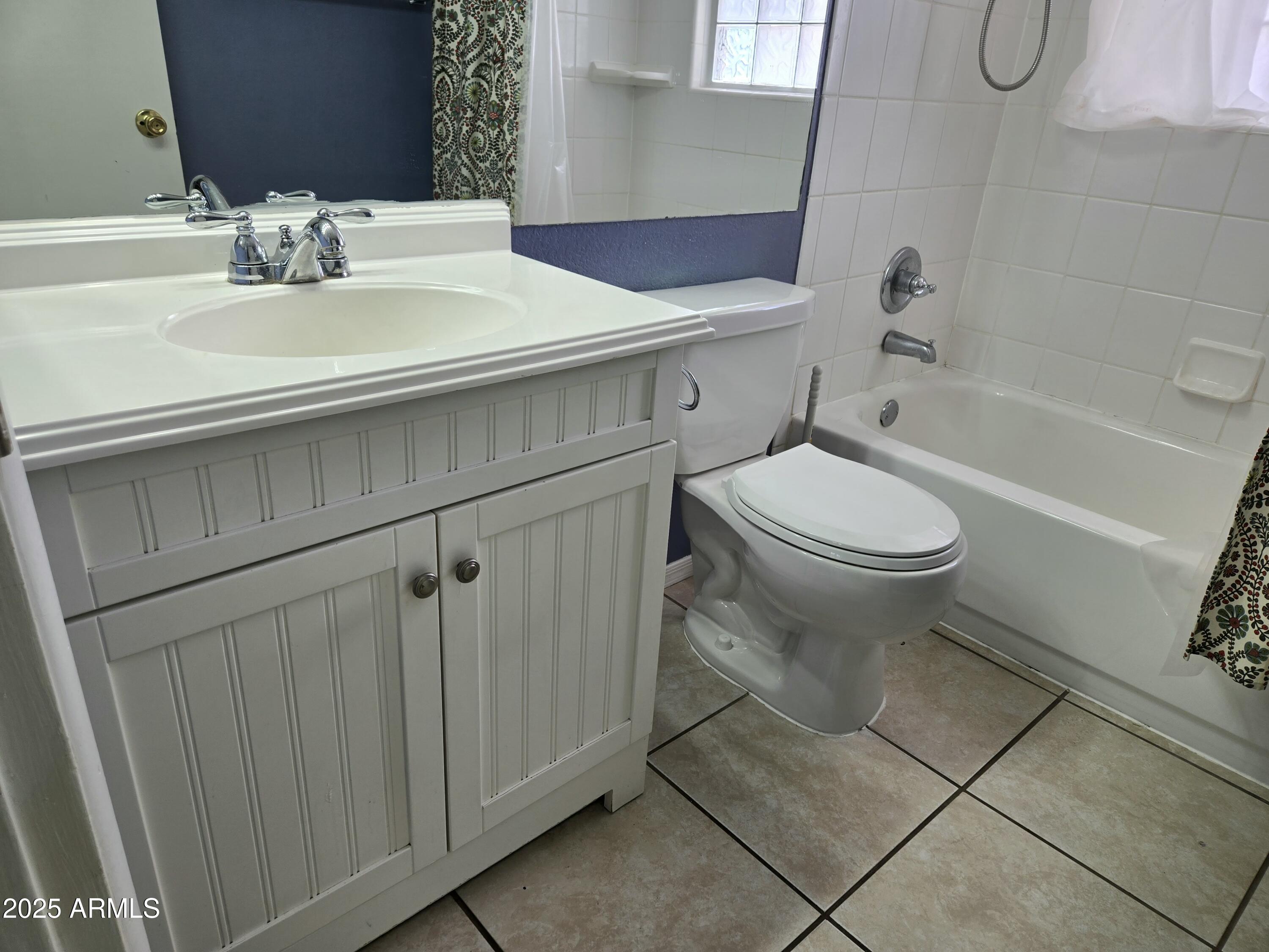 349 East Thomas Road, Unit E402 Phoenix, AZ 85012 - Photo 13 of 26 20250210_132302