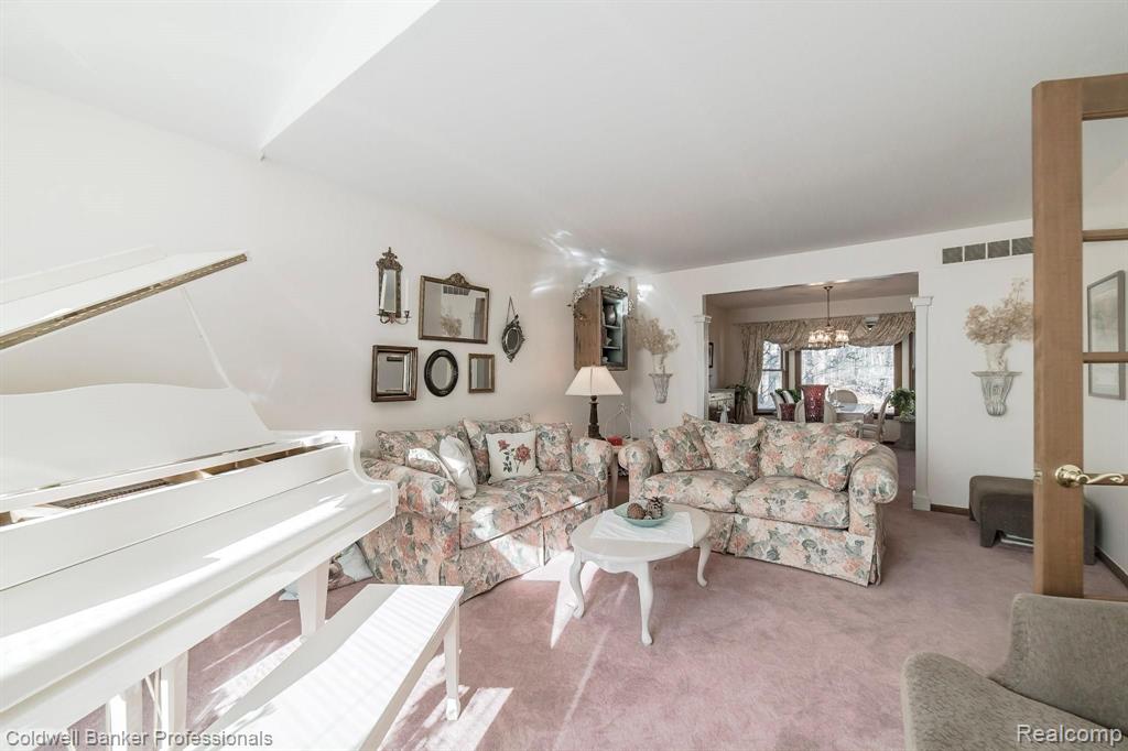 372 Concord Circle Romeo, MI 48065 - Photo 12 of 64