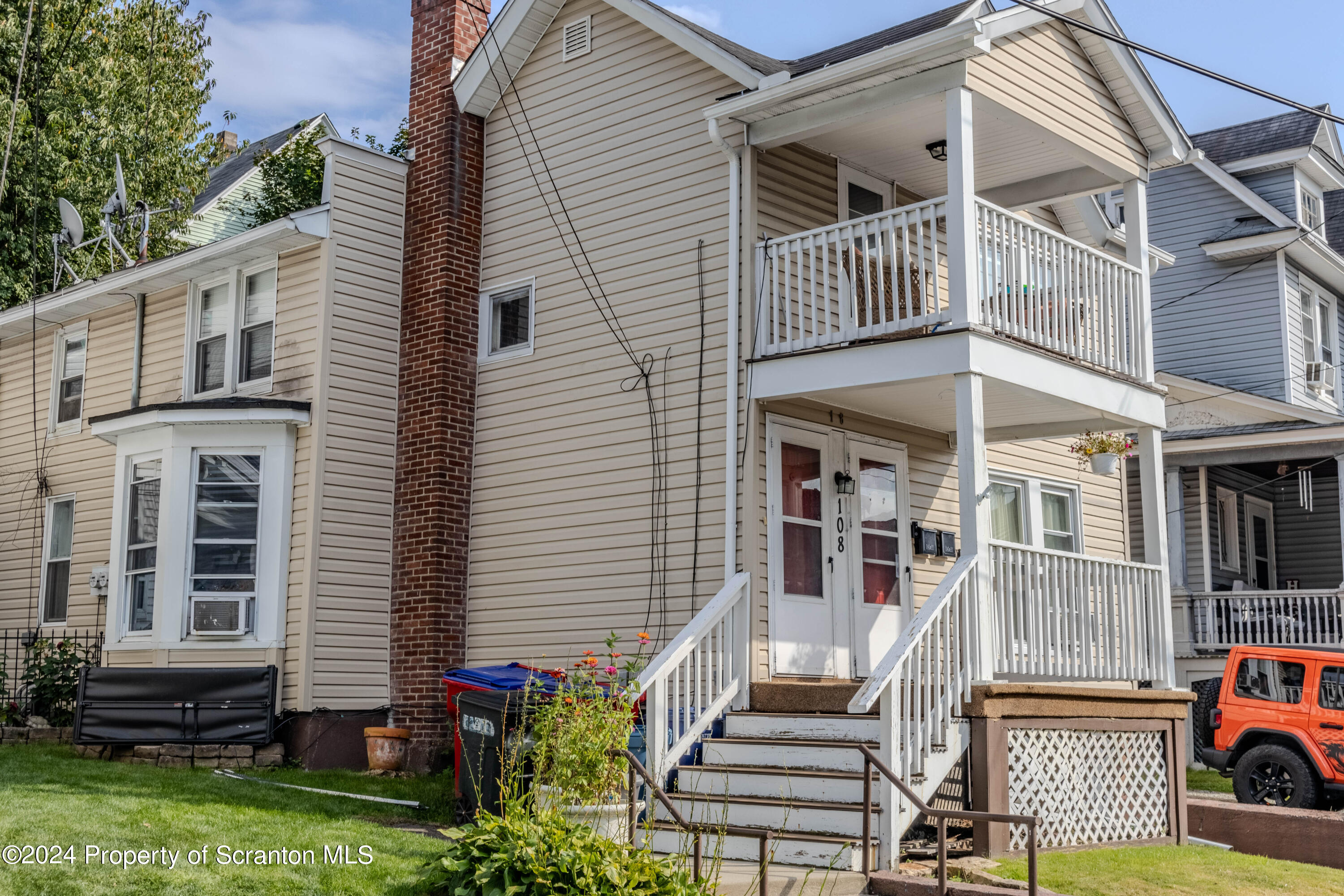 108 Spring Street Carbondale, PA 18407 - Photo 4 of 36 Gallery Image 4