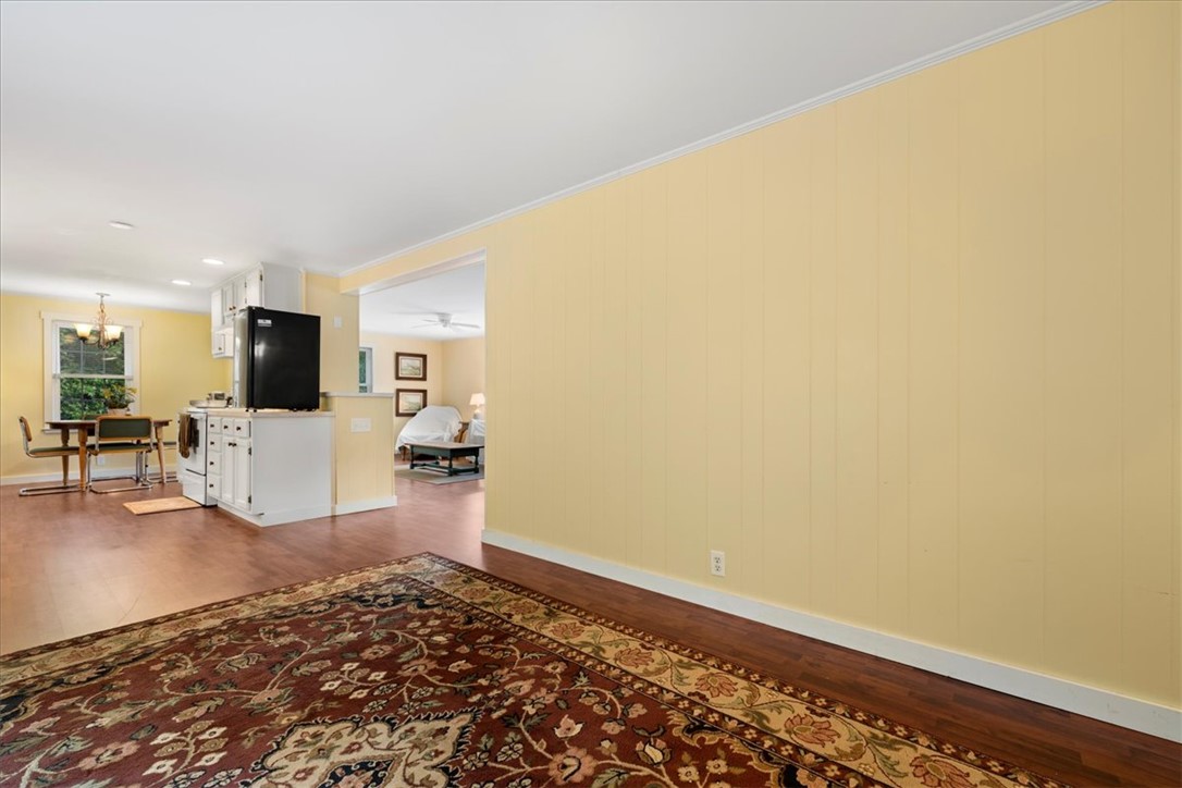 2707 Crowe Creek Road Sunset, SC 29685 - Photo 14 of 38