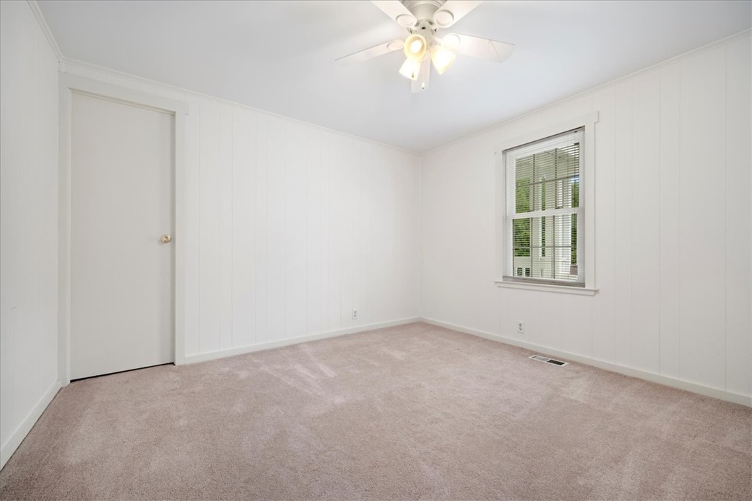 2707 Crowe Creek Road Sunset, SC 29685 - Photo 17 of 38