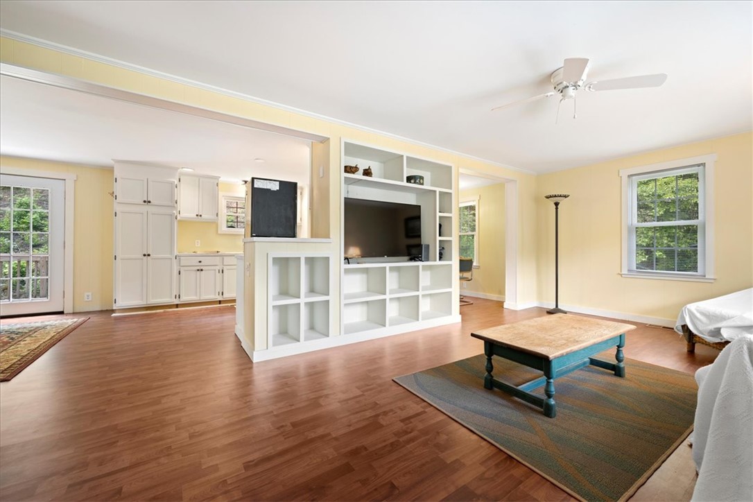 2707 Crowe Creek Road Sunset, SC 29685 - Photo 5 of 38