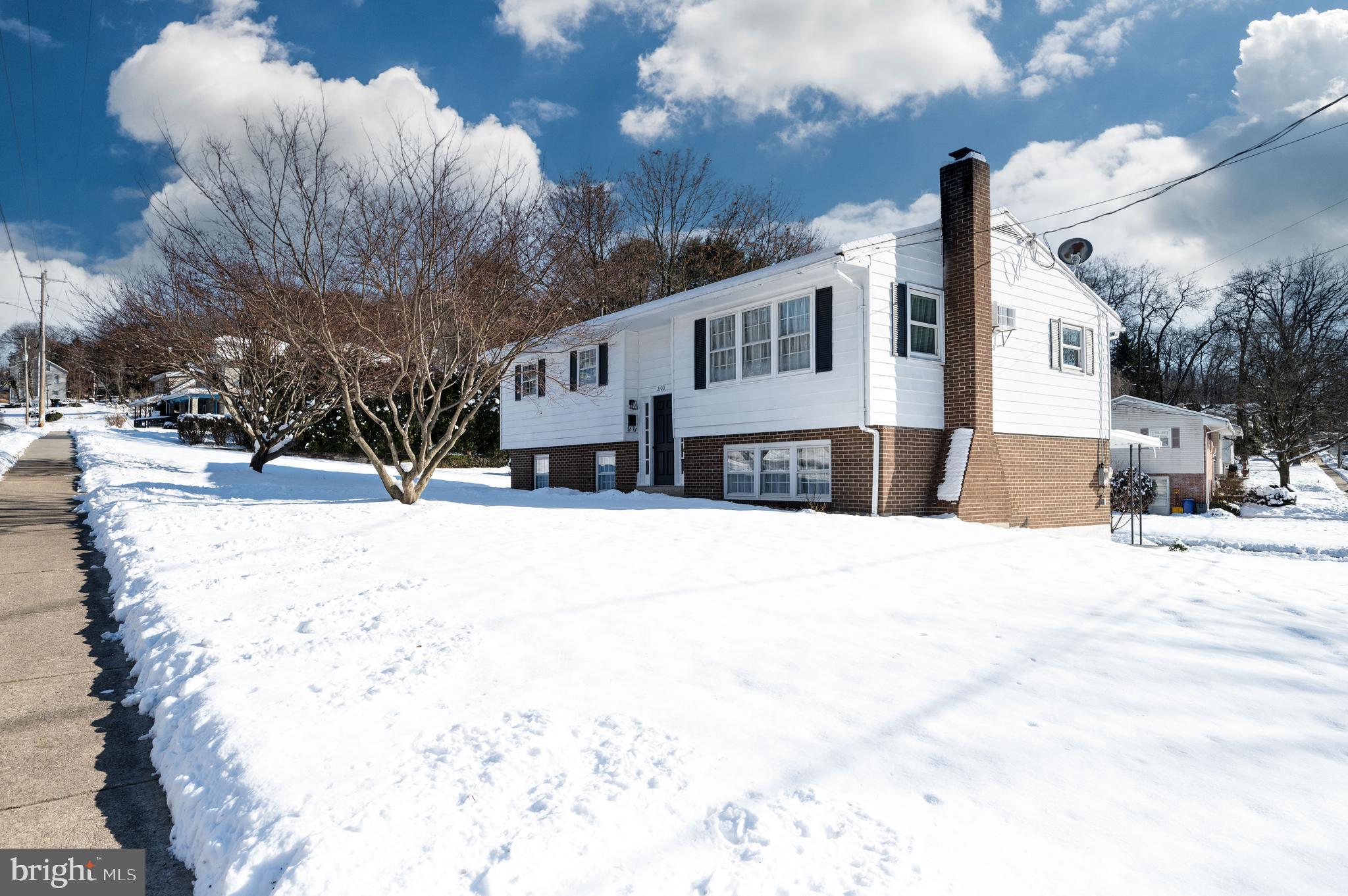 2100 Elizabeth Avenue Reading, PA 19605 - Photo 4 of 47