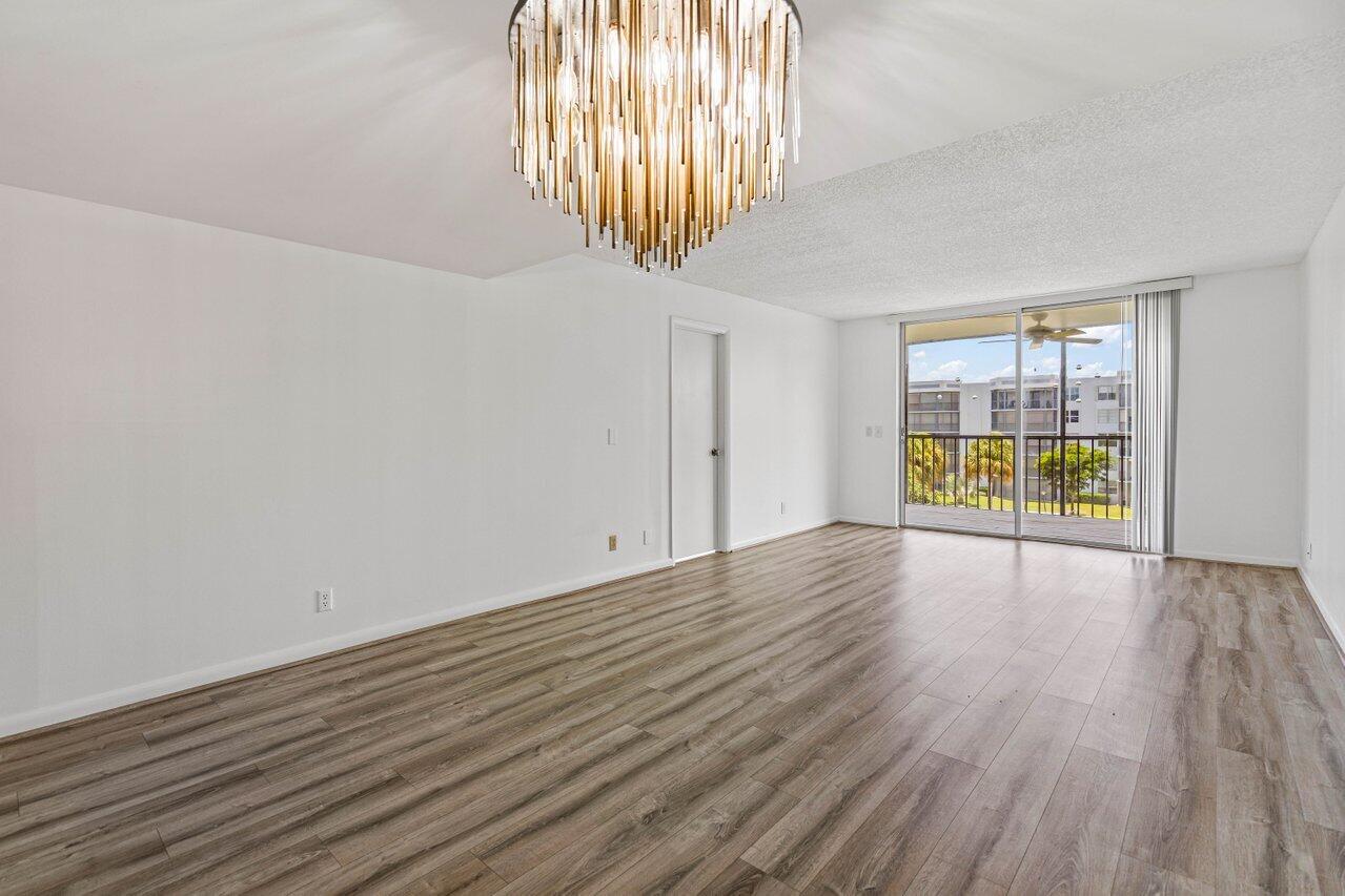 198 Northwest 67th Street, Unit 403 Boca Raton, FL 33487 - Photo 4 of 32 Dining/Living