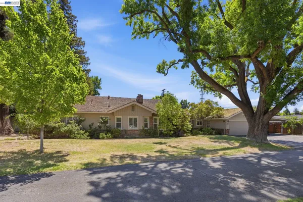 $974,999 | 200 Greenwich Lane, Modesto, CA 95350